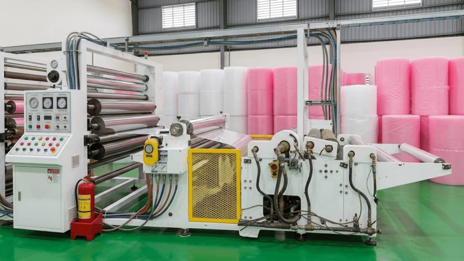 Dây chuyền sản xuất xốp PE foam tại nhà máy Việt Long