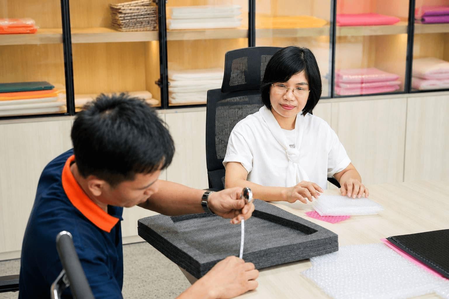 Ban giám đốc Công ty Việt Long